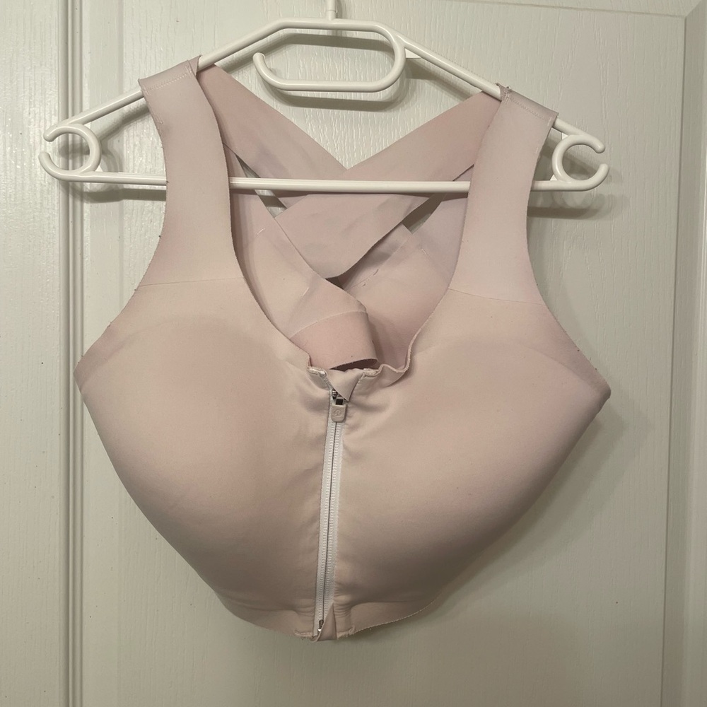 Lululemon Enlisted front zip sports bra